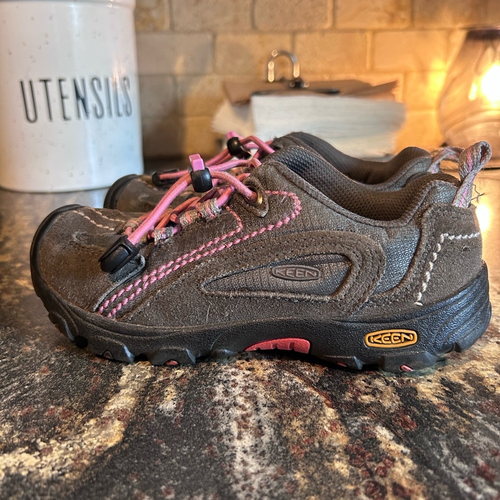 Girls Keen sneakers
